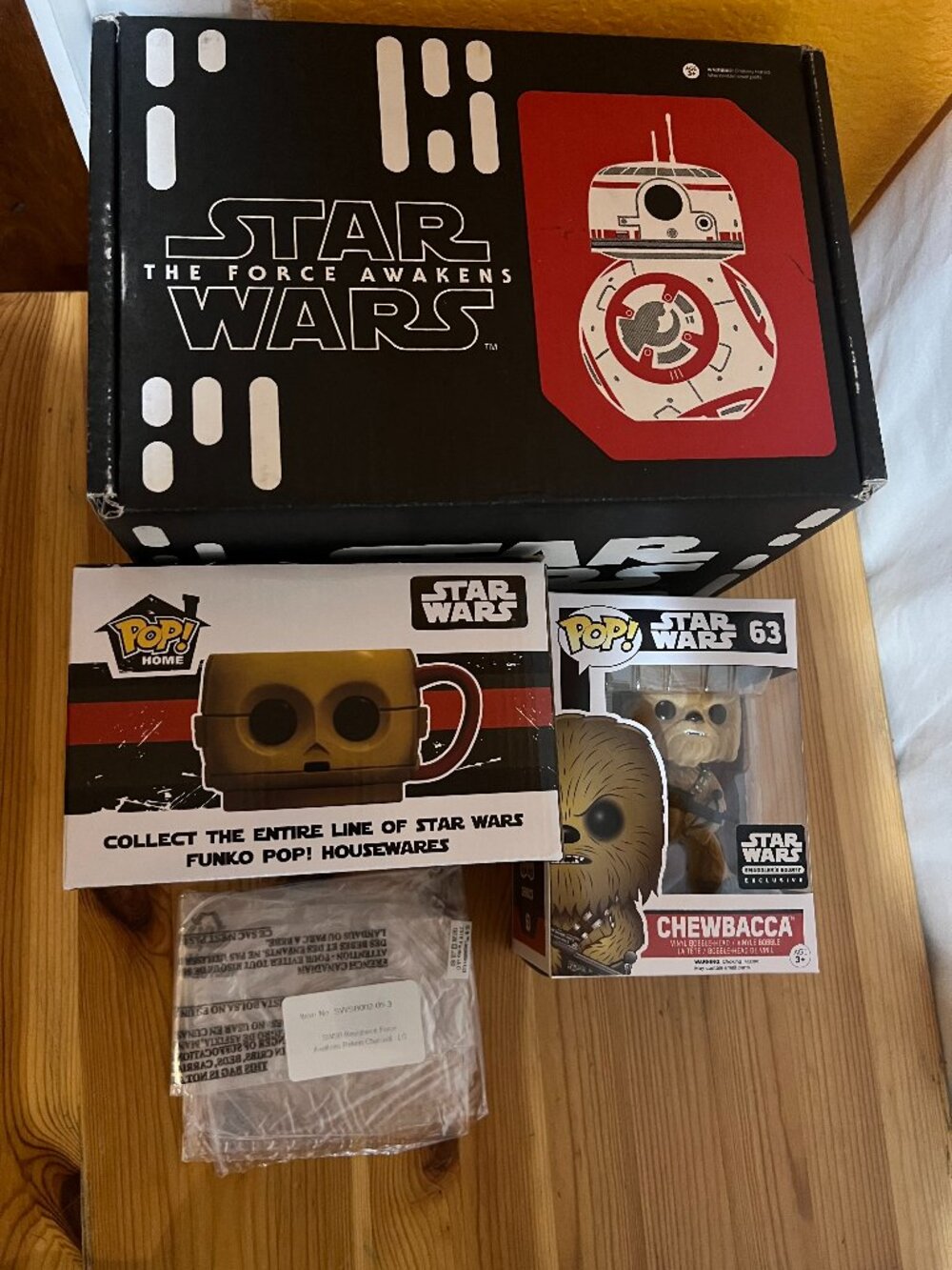 STAR WARS SMUGGLERS BOUNTY THE FORCE AWAKENS THE RESISTANCE IMMACULATE No Shirt